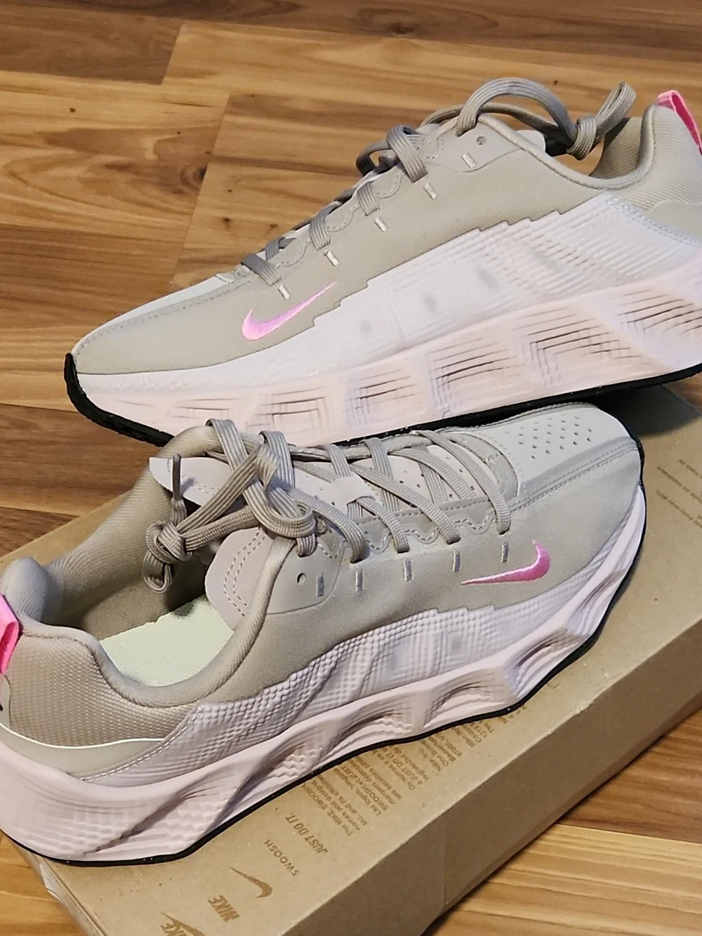 Nike women athletic